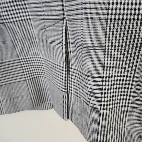 NWT Banana Republic | Classic Fit Machine Wash Single Button Plaid Blazer - Sz 6 - Picture 10 of 14